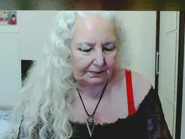 Grannywants  live sex cam