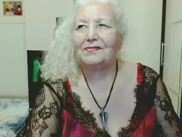 Grannywants  live sex cam