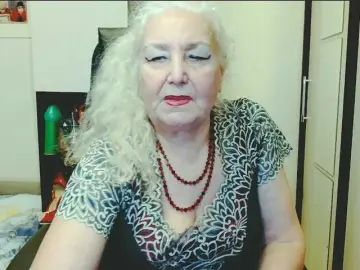 Grannywants  live sex cam