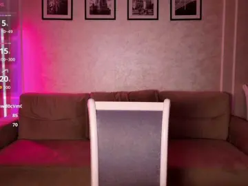 -moon-girl-18  live sex cam