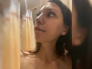 Malvina81  live sex cam