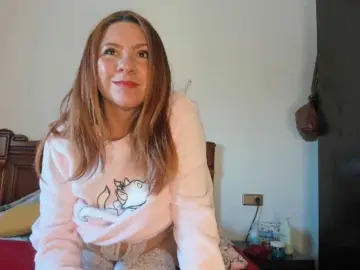 Roja77  live sex cam