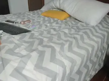 Roja77  live sex cam