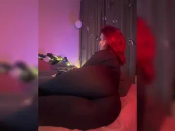 WhoreMira  live sex cam