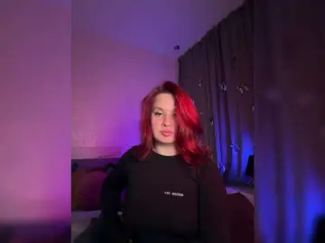 WhoreMira  live sex cam