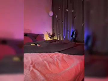 WhoreMira  live sex cam