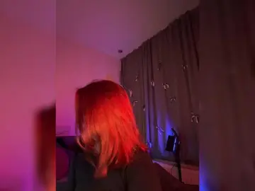 WhoreMira  live sex cam