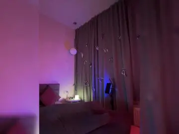 WhoreMira  live sex cam