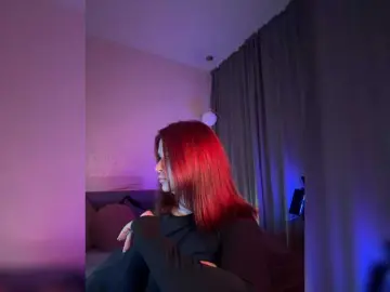 WhoreMira  live sex cam