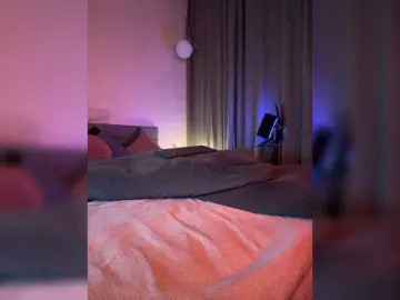 WhoreMira  live sex cam