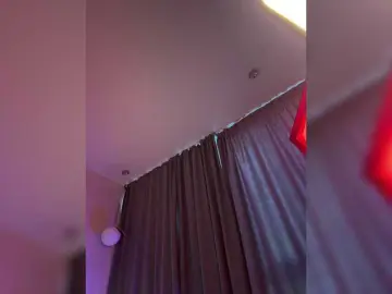 WhoreMira  live sex cam