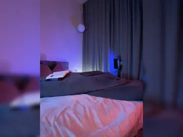WhoreMira  live sex cam