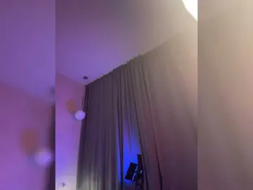 WhoreMira  live sex cam