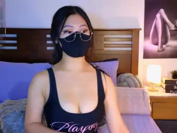 Aaliyah18ally  live sex cam