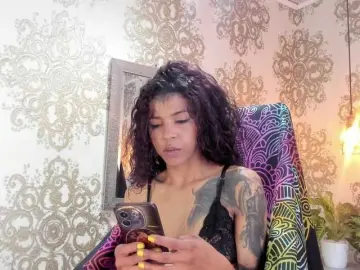 Indigovelvet  live sex cam