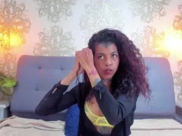 Indigovelvet  live sex cam