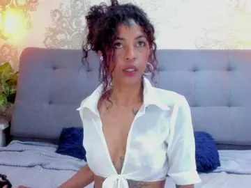 Indigovelvet  live sex cam