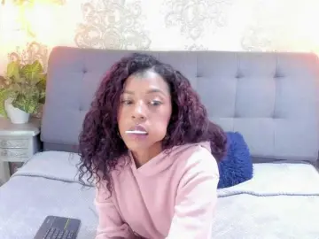 Indigovelvet  live sex cam