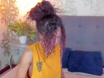 Indigovelvet  live sex cam