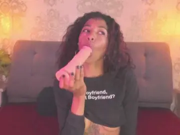 Indigovelvet  live sex cam