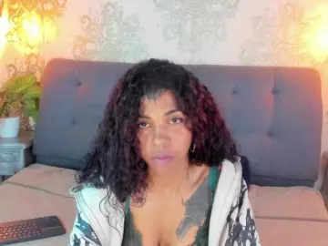 Indigovelvet  live sex cam