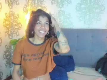 Indigovelvet  live sex cam