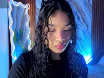 Penelope-tay  live sex cam