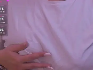 ArielBlossom  live sex cam