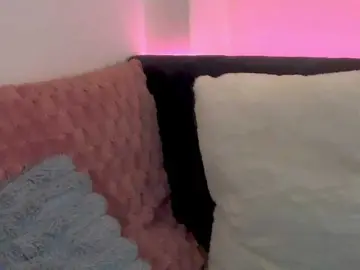 ArielBlossom  live sex cam