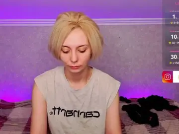 BlondIce  live sex cam