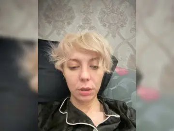BlondIce  live sex cam