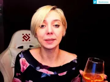 BlondIce  live sex cam