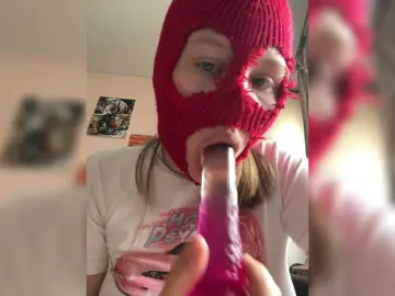 Kris7772  live sex cam