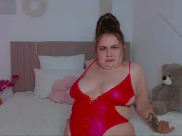 M1ssBella  live sex cam