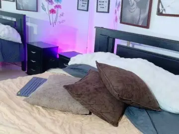 Dymonslut  live sex cam