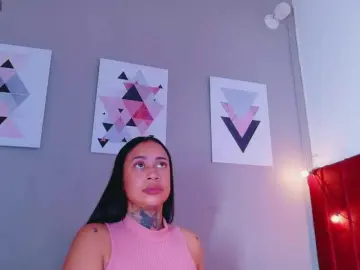 Hollyvega  live sex cam