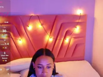 Hollyvega  live sex cam