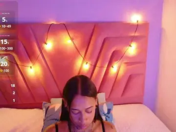 Hollyvega  live sex cam