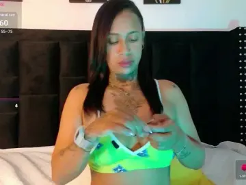 Hollyvega  live sex cam