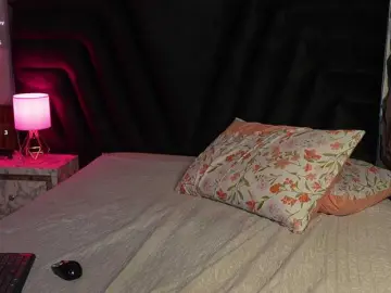 Hollyvega  live sex cam