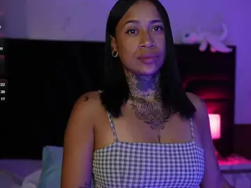 Hollyvega  live sex cam