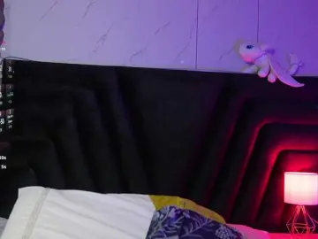 Hollyvega  live sex cam