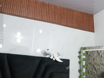 Hollyvega  live sex cam