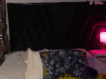 Hollyvega  live sex cam