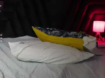 Hollyvega  live sex cam