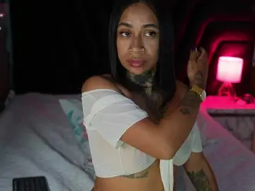 Hollyvega  live sex cam