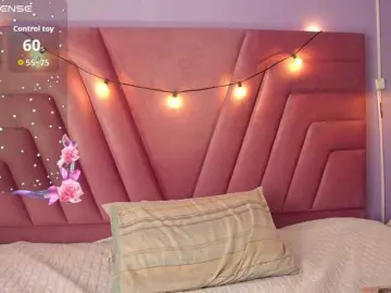 Hollyvega  live sex cam