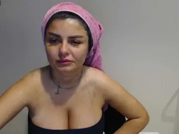 Rosemaryy  live sex cam
