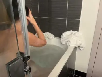 Elena1983  live sex cam