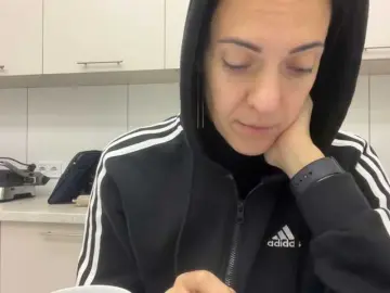 Elena1983  live sex cam